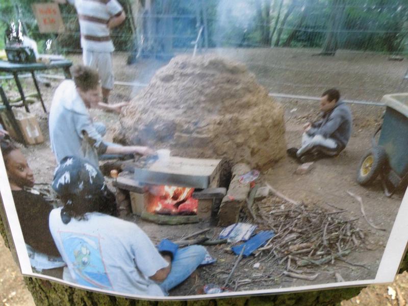 P8022280 Firing pots.jpg